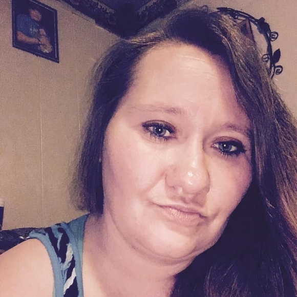 Meet your Posher, Leigh - Picture 1 of 1